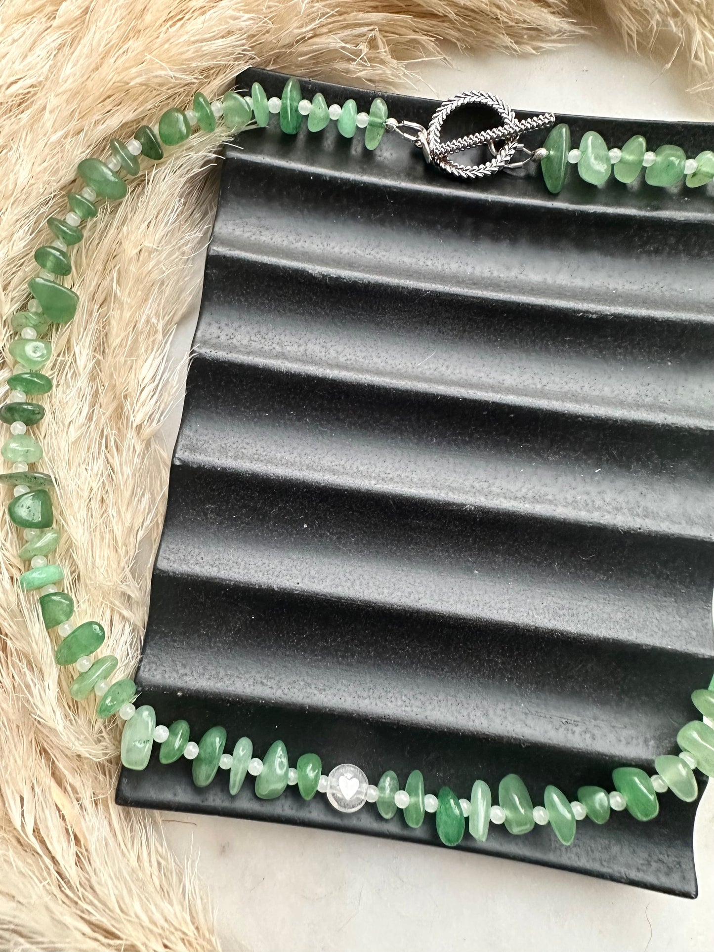 Crystal chip heart choker