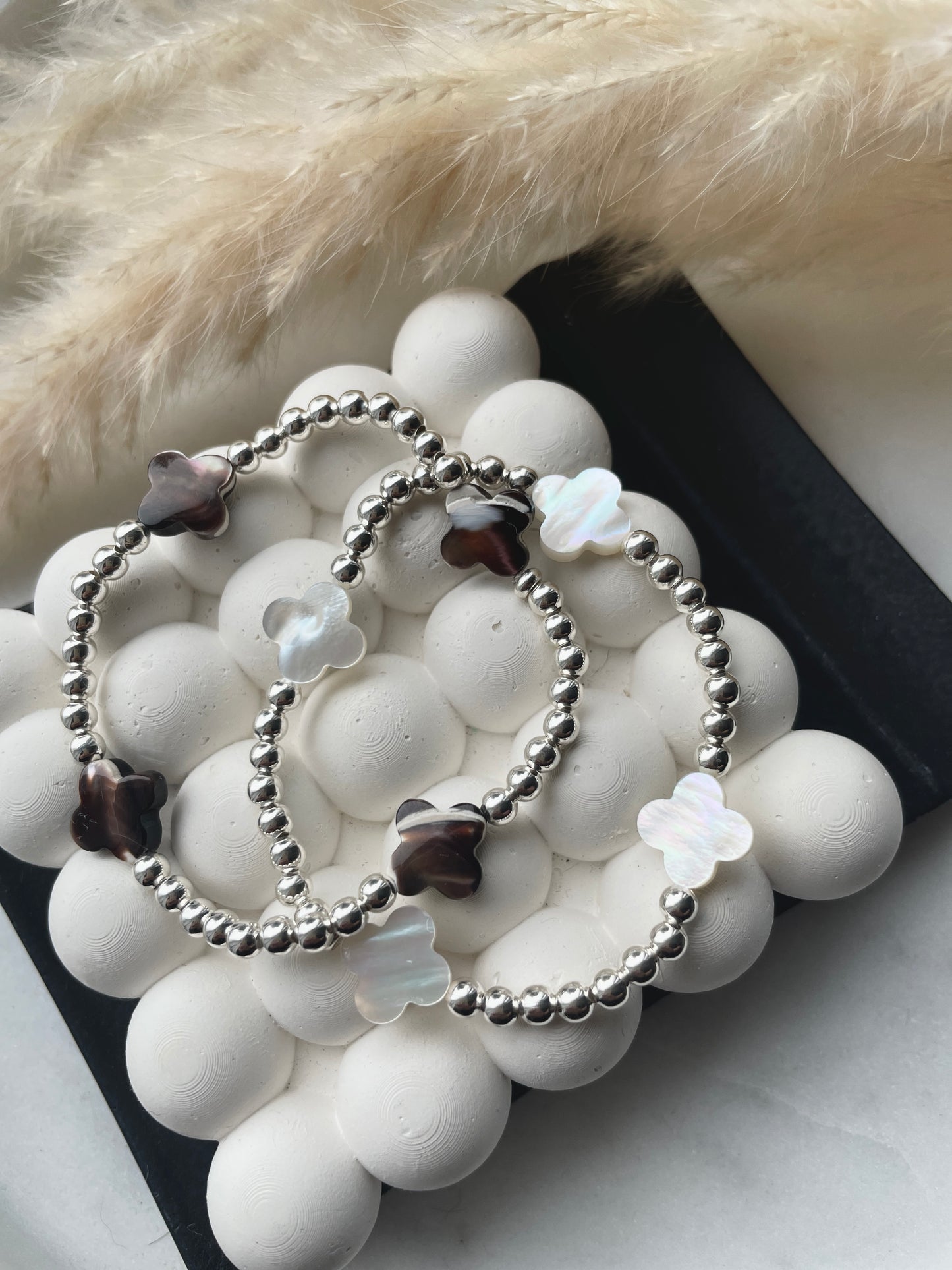 Luxe Clover pearls