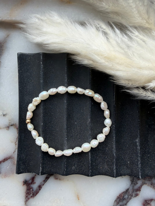 Freshwater pearl bracelet