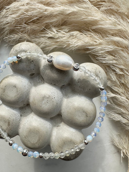 Moonstone, crystal quartz & pearl
