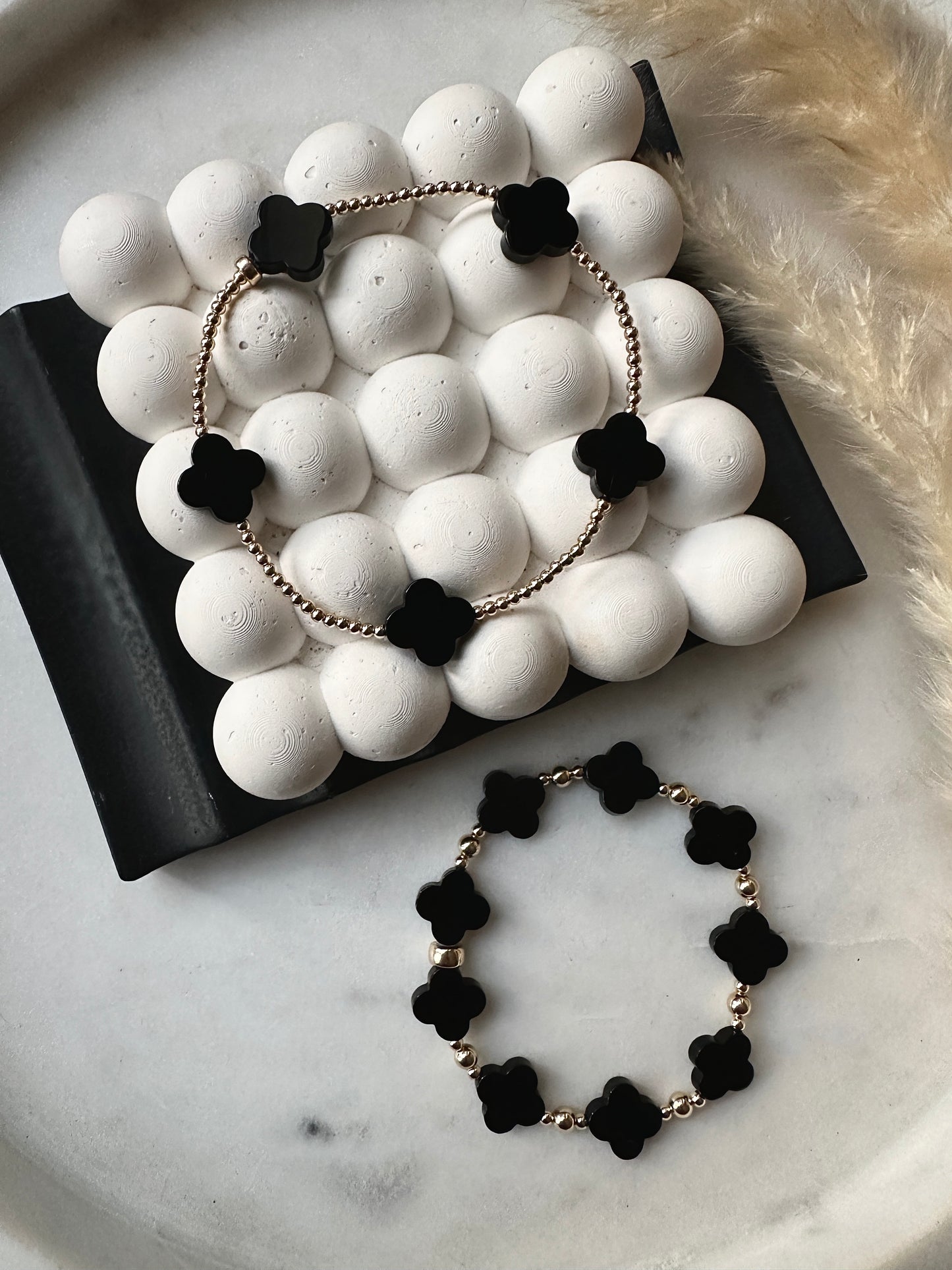 Black onyx clovers