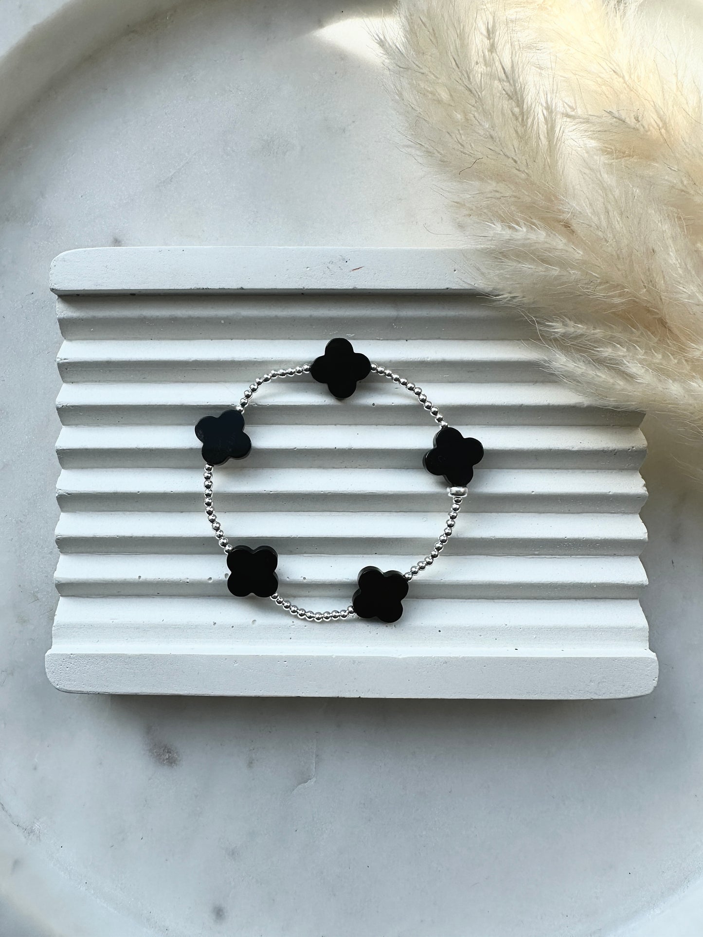 Black onyx clovers