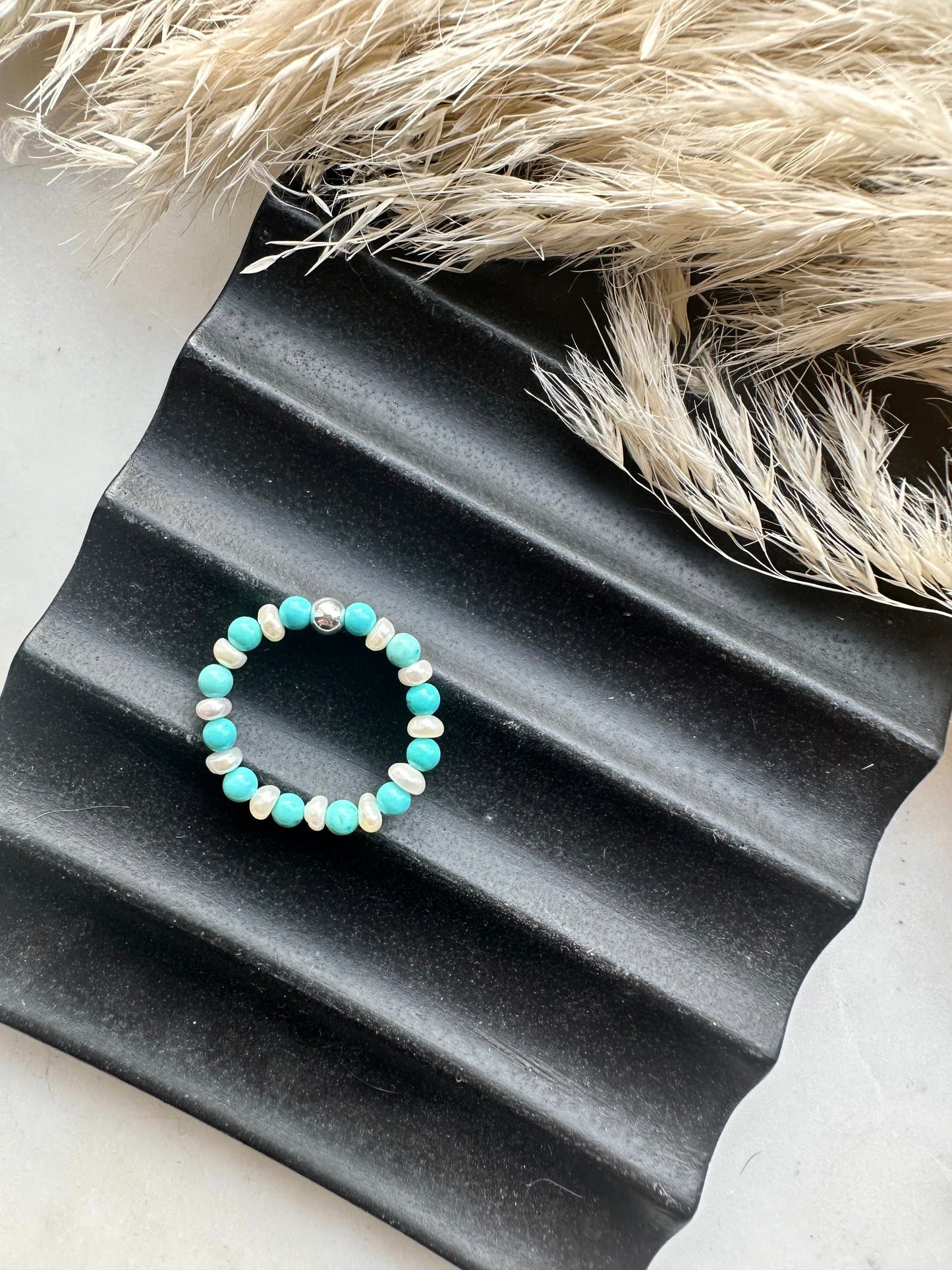 Beach Vibes - turquoise & pearl ring 🐚