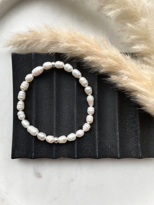 Freshwater pearl bracelet