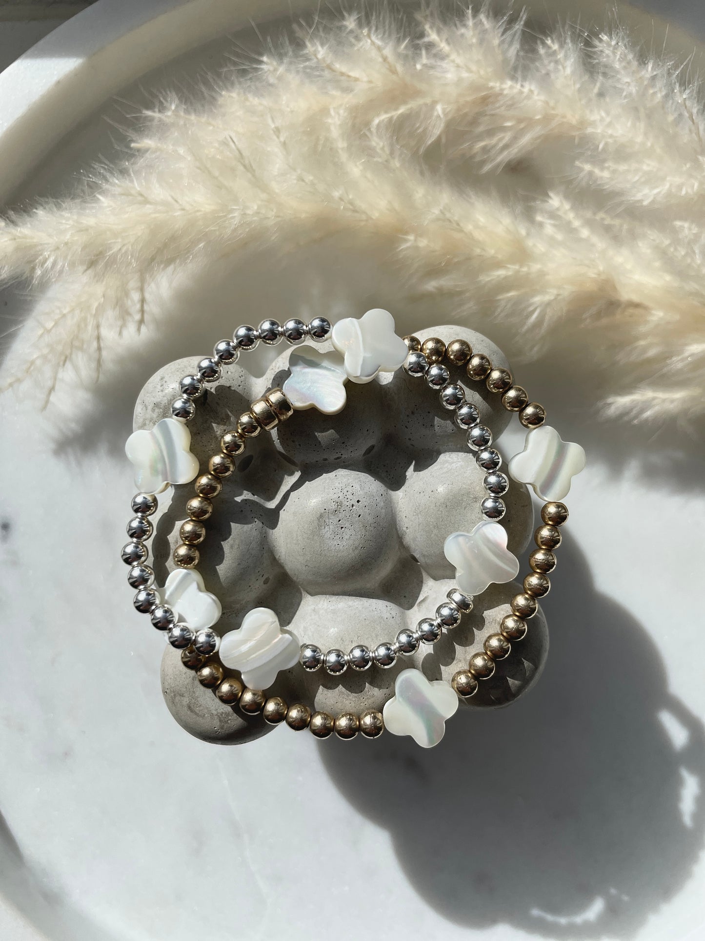 Luxe Clover pearls